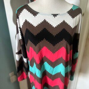 Long sleeve chevron print top, Size XL